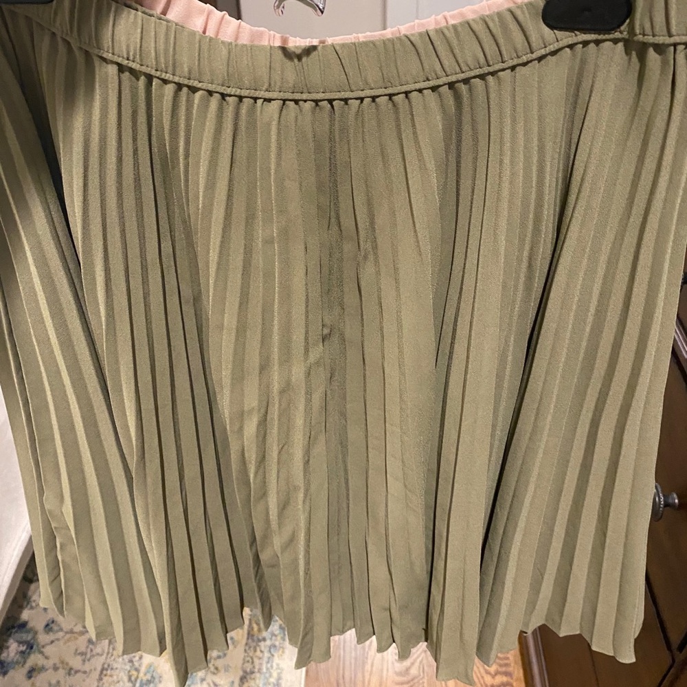 Banana Republic chiffon pleated skirts
